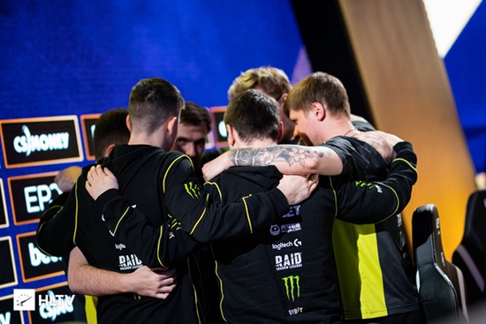 重庆女电竞战队在蛋仔派对中展现强大实力